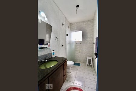 Casa à venda com 200m², 4 quartos e 2 vagas Casa à venda com 200m², 4 quartos e 2 vagasBanheiro 3