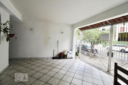 Casa à venda com 200m², 4 quartos e 2 vagas Casa à venda com 200m², 4 quartos e 2 vagasGaragem