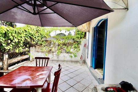 Casa à venda com 200m², 4 quartos e 2 vagas Casa à venda com 200m², 4 quartos e 2 vagasVaranda da Suíte 1