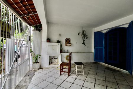 Casa à venda com 200m², 4 quartos e 2 vagas Casa à venda com 200m², 4 quartos e 2 vagasGaragem