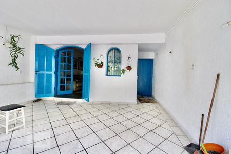 Casa à venda com 200m², 4 quartos e 2 vagas Casa à venda com 200m², 4 quartos e 2 vagasGaragem