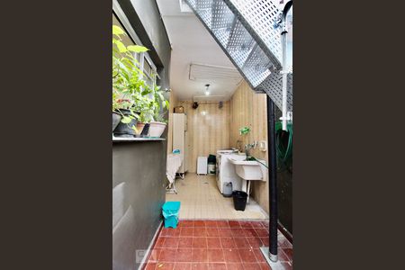 Casa à venda com 200m², 4 quartos e 2 vagas Casa à venda com 200m², 4 quartos e 2 vagasLavanderia