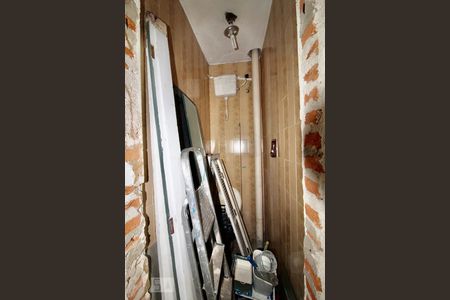 Casa à venda com 200m², 4 quartos e 2 vagas Casa à venda com 200m², 4 quartos e 2 vagasBanheiro de Serviço