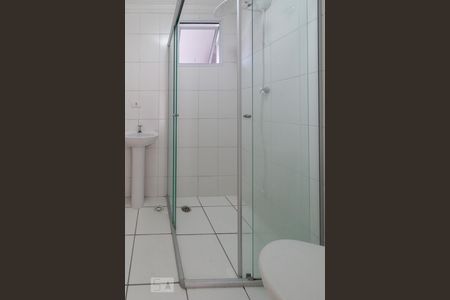 Banheiro de apartamento para alugar com 2 quartos, 52m² em São Pedro, Osasco