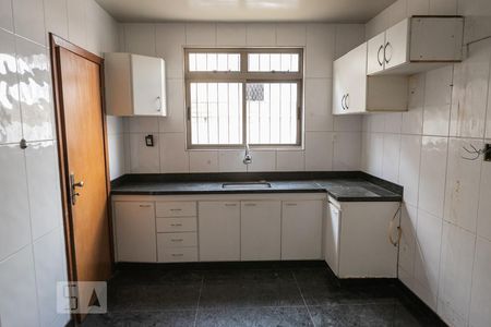 Apartamento à venda com 251m², 4 quartos e 2 vagasCozinha