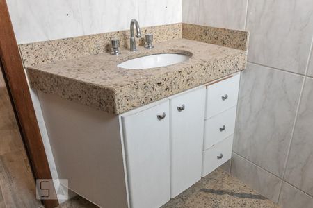 Apartamento à venda com 251m², 4 quartos e 2 vagasDetalhe banheiro