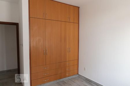 Apartamento à venda com 251m², 4 quartos e 2 vagasQuarto 1