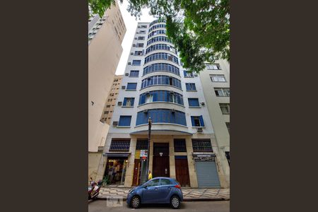 Studio para alugar com 30m², 1 quarto e sem vaga Studio para alugar com 30m², 1 quarto e sem vagaFachada