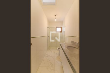 Casa para alugar com 185m², 3 quartos e 2 vagas Casa para alugar com 185m², 3 quartos e 2 vagasBanheiro da Suíte 1