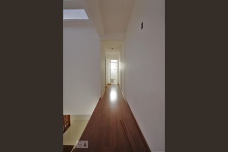 Casa para alugar com 185m², 3 quartos e 2 vagasCorredor
