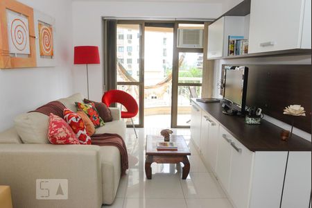 Sala de apartamento à venda com 2 quartos, 72m² em Barra da Tijuca, Rio de Janeiro
