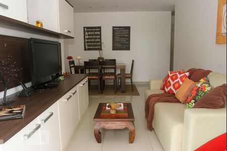 Sala de apartamento à venda com 2 quartos, 72m² em Barra da Tijuca, Rio de Janeiro