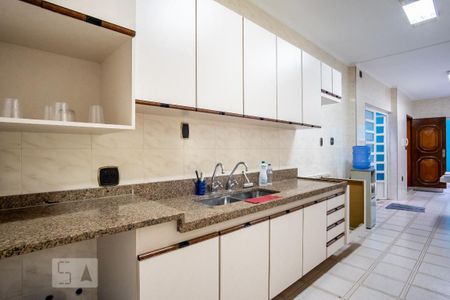 Casa à venda com 350m², 3 quartos e 2 vagas Casa à venda com 350m², 3 quartos e 2 vagasCozinha