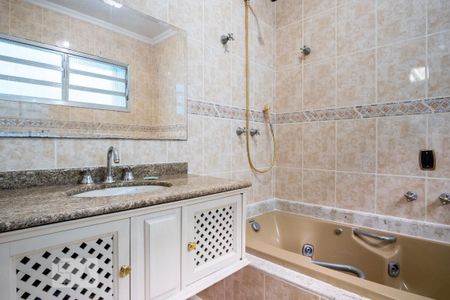 Casa à venda com 350m², 3 quartos e 2 vagas Casa à venda com 350m², 3 quartos e 2 vagasBanheiro da Suíte 3