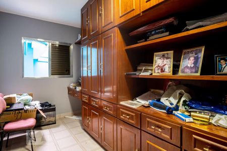 Casa à venda com 350m², 3 quartos e 2 vagas Casa à venda com 350m², 3 quartos e 2 vagasCloset da suíte 3