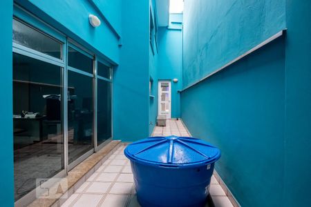 Casa à venda com 350m², 3 quartos e 2 vagas Casa à venda com 350m², 3 quartos e 2 vagasQuintal lateral