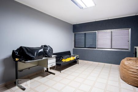 Casa à venda com 350m², 3 quartos e 2 vagas Casa à venda com 350m², 3 quartos e 2 vagasQuarto 1 - Suíte