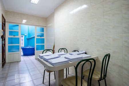 Casa à venda com 350m², 3 quartos e 2 vagas Casa à venda com 350m², 3 quartos e 2 vagasCozinha