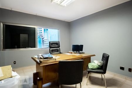 Casa à venda com 350m², 3 quartos e 2 vagas Casa à venda com 350m², 3 quartos e 2 vagasQuarto 3 - Suíte