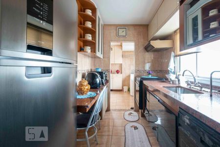 Apartamento à venda com 110m², 3 quartos e 2 vagasCozinha