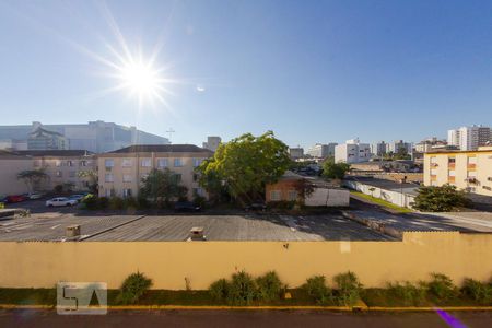 Vista da Sala de apartamento à venda com 4 quartos, 78m² em Passo da Areia, Porto Alegre