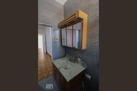 Casa para alugar com 120m², 2 quartos e 2 vagasBanheiro da Suíte