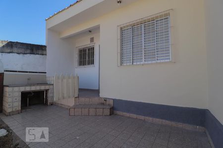 Casa para alugar com 120m², 2 quartos e 2 vagasFachada