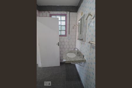 Casa para alugar com 120m², 2 quartos e 2 vagasBanheiro