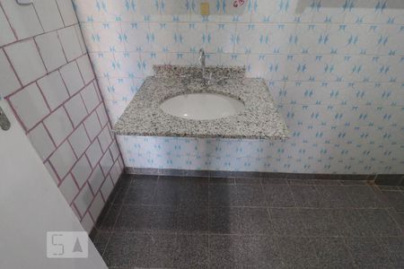 Casa para alugar com 120m², 2 quartos e 2 vagasBanheiro