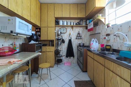 Cozinha de apartamento para alugar com 3 quartos, 100m² em Petrópolis, Porto Alegre
