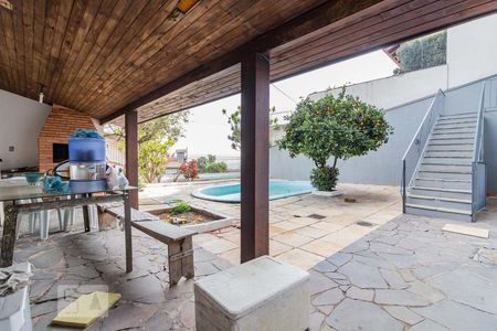 Casa à venda com 336m², 4 quartos e 2 vagas Casa à venda com 336m², 4 quartos e 2 vagasChurrasqueira