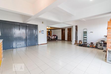 Casa à venda com 336m², 4 quartos e 2 vagas Casa à venda com 336m², 4 quartos e 2 vagasGaragem