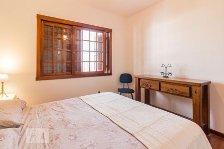 Casa à venda com 336m², 4 quartos e 2 vagas Casa à venda com 336m², 4 quartos e 2 vagasDormitório