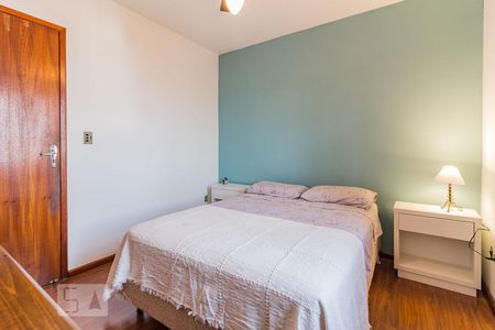 Casa à venda com 336m², 4 quartos e 2 vagas Casa à venda com 336m², 4 quartos e 2 vagasDormitório