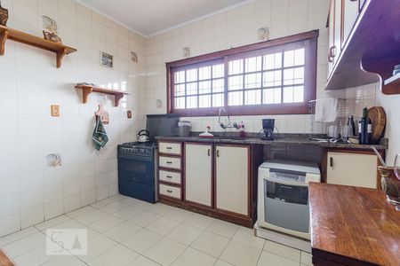 Casa à venda com 336m², 4 quartos e 2 vagas Casa à venda com 336m², 4 quartos e 2 vagasCozinha