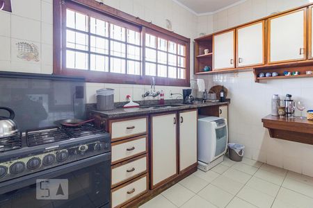 Casa à venda com 336m², 4 quartos e 2 vagas Casa à venda com 336m², 4 quartos e 2 vagasCozinha