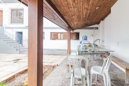 Casa à venda com 336m², 4 quartos e 2 vagas Casa à venda com 336m², 4 quartos e 2 vagasQuintal