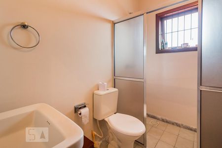 Casa à venda com 336m², 4 quartos e 2 vagas Casa à venda com 336m², 4 quartos e 2 vagasBanheiro