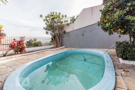 Casa à venda com 336m², 4 quartos e 2 vagas Casa à venda com 336m², 4 quartos e 2 vagasPiscina