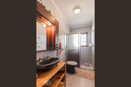 Casa à venda com 336m², 4 quartos e 2 vagas Casa à venda com 336m², 4 quartos e 2 vagasDetalhe do Banheiro da Suite