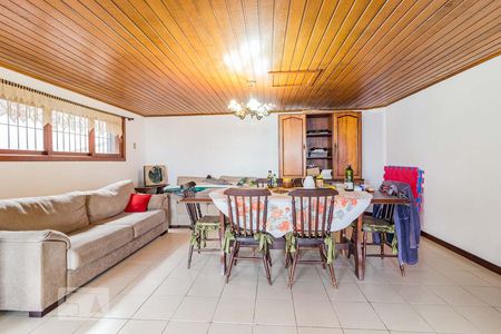 Casa à venda com 336m², 4 quartos e 2 vagas Casa à venda com 336m², 4 quartos e 2 vagasSala