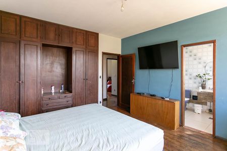 Casa à venda com 480m², 4 quartos e 12 vagasSuite