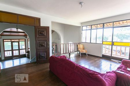 Sala 2 de casa à venda com 4 quartos, 480m² em São Luiz, Belo Horizonte
