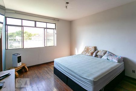 Casa à venda com 480m², 4 quartos e 12 vagasSuite