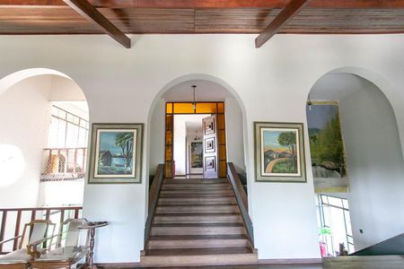 Casa à venda com 480m², 4 quartos e 12 vagasSala