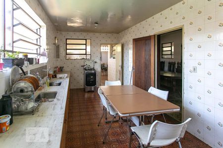 Casa à venda com 480m², 4 quartos e 12 vagasCozinha