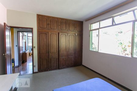 Casa à venda com 480m², 4 quartos e 12 vagasQuarto 2