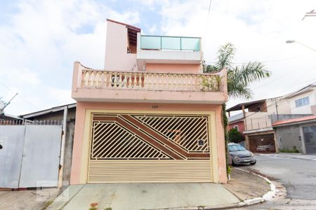 Fachada de casa para alugar com 3 quartos, 240m² em Jardim Popular, São Paulo
