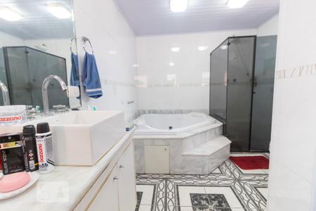 Casa para alugar com 240m², 3 quartos e 2 vagas Casa para alugar com 240m², 3 quartos e 2 vagasBanheiro da suíte