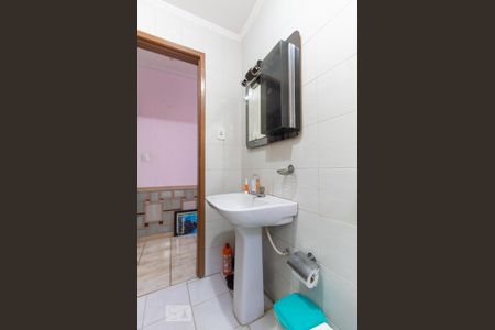 Casa para alugar com 240m², 3 quartos e 2 vagas Casa para alugar com 240m², 3 quartos e 2 vagasBanheiro